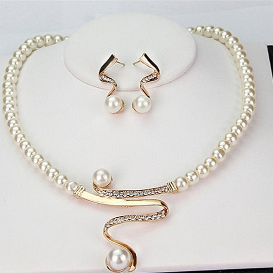 PEARL NECKLACE & EARRINGS SET