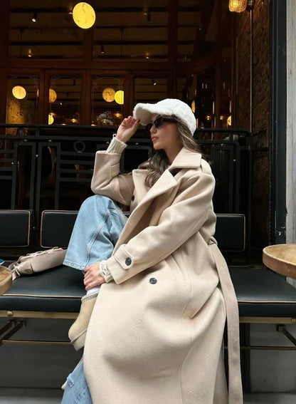 LYNA - WARM WINTER COAT WITH ELEGANT DESIGN